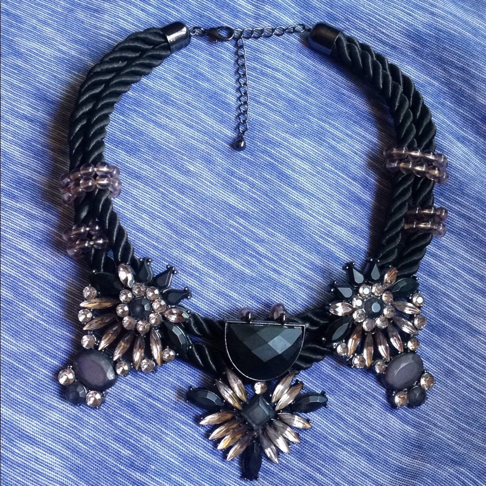 Black jeweled Necklace